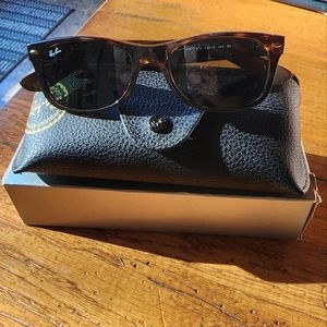 Ray-Ban New Wayfarer Classic Sunglasses
